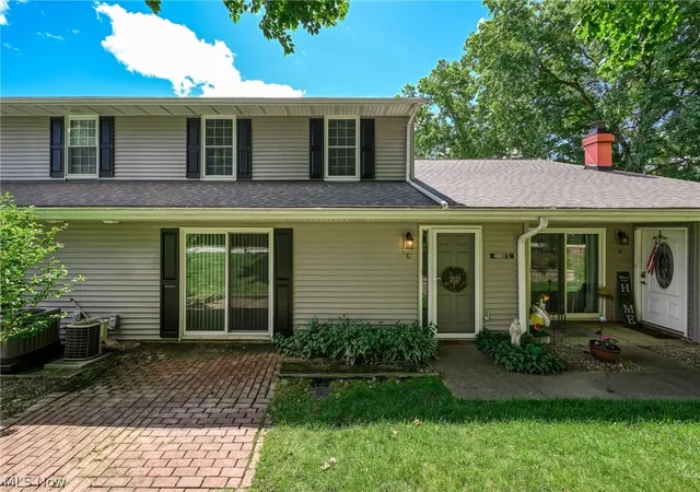 2nd image of 4901 Independence Unit C Cir, Stow, OH 44224 | MLS# 5225340