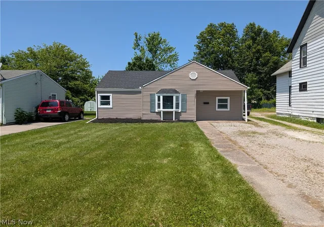 Photo 1 of Single family home for sale at 1240 W 21st Street, Lorain, OH 44052 | MLS# 5226139 | Listing updated on 2026-08-10