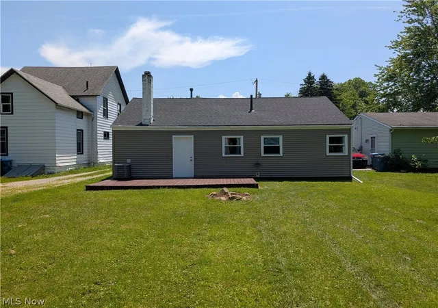 Photo 2 of Single family home for sale at 1240 W 21st Street, Lorain, OH 44052 | MLS# 5226139 | Listing updated on 2026-08-10