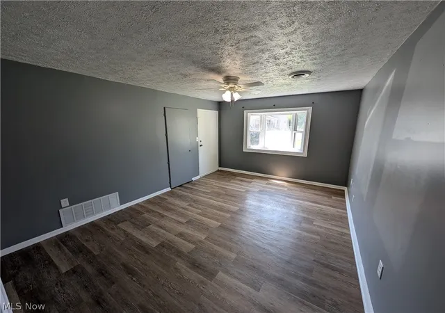 Photo 3 of Single family home for sale at 1240 W 21st Street, Lorain, OH 44052 | MLS# 5226139 | Listing updated on 2026-08-10