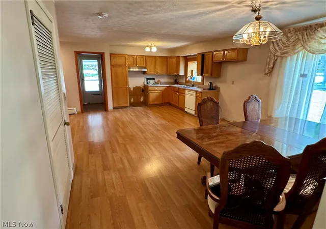 4th image of 2838 Forest Ln, Willoughby Hills, OH 44094 | MLS# 5225860