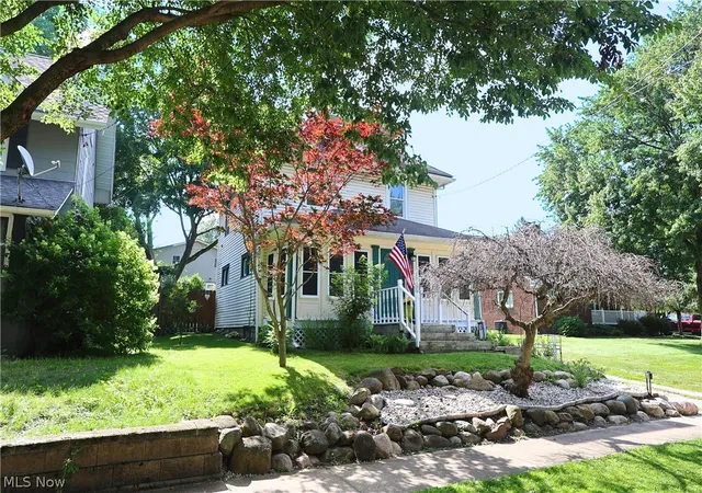 Photo 2 of Single family home for sale at 1621 Union St, Cuyahoga Falls, OH 44221 | MLS# 5223106 | Listing updated on 2026-07-29