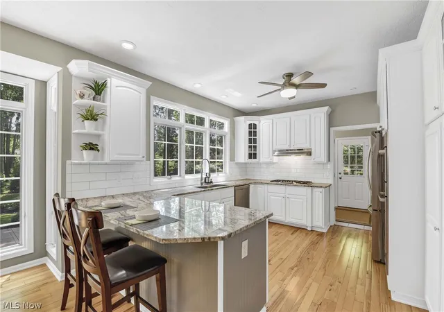 5th image of 29228 Regency Cir, Westlake, OH 44145 | MLS# 5223651