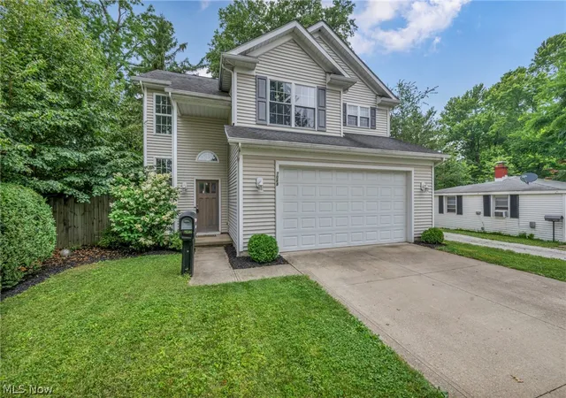 2nd image of 7088 Victoria Dr, Mentor, OH 44060 | MLS# 5226105