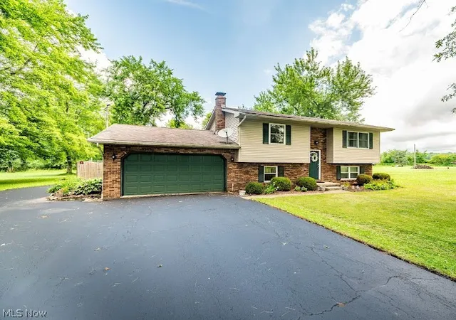 1st image of 3545 Cadwallader Sonk Rd, Cortland, OH 44410 | MLS# 5226151