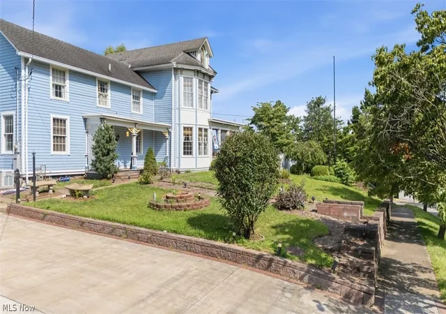 Homes for sale in Williamstown, WV | 402 Williams Ave, Williamstown, WV 26187 | MLS# 5223666