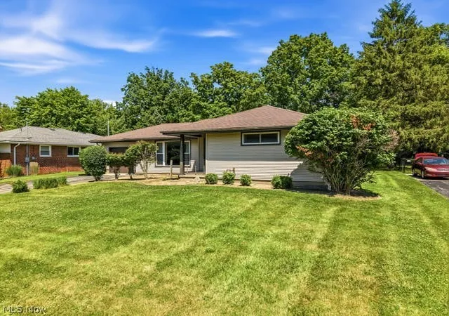 2nd image of 2171 Garden Dr, Wickliffe, OH 44092 | MLS# 5226150