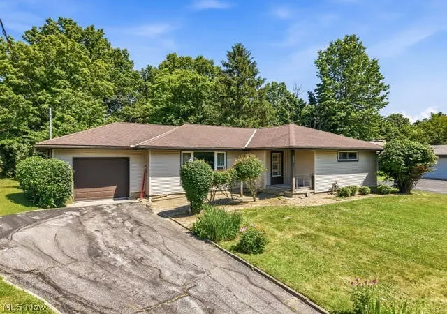 3rd image of 2171 Garden Dr, Wickliffe, OH 44092 | MLS# 5226150