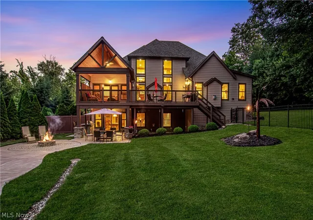 Homes for sale in Hinckley, OH | 2307 Angela Vista Dr, Hinckley, OH 44233 | MLS# 5216780
