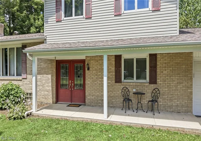 Photo 3 of Single family home for sale at 7085 Sunnydell Dr, Brookfield, OH 44403 | MLS# 5226101 | Listing updated on 2026-09-22