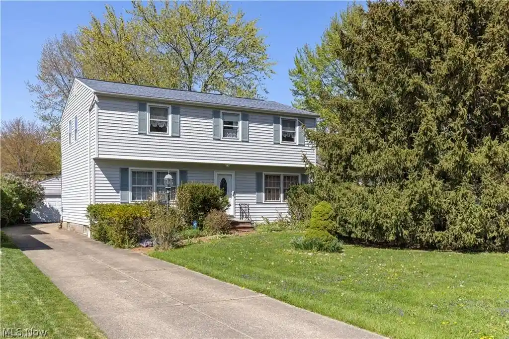 Photo 1 of Single family home for sale at 8295 Mentorwood Dr, Mentor, OH 44060 | MLS# 5225488 | Listing updated on 2026-10-09