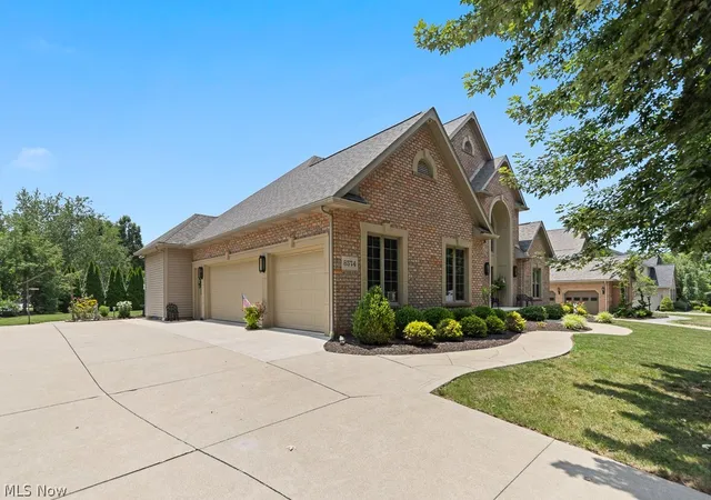 3rd image of 8574 Ashmede Court Cir Nw, Massillon, OH 44646 | MLS# 5225415
