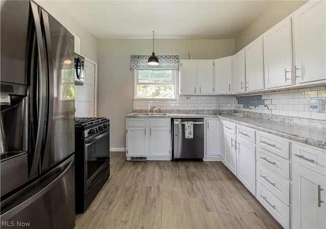 2nd image of 974 Chestnut St, Grafton, OH 44044 | MLS# 5225373