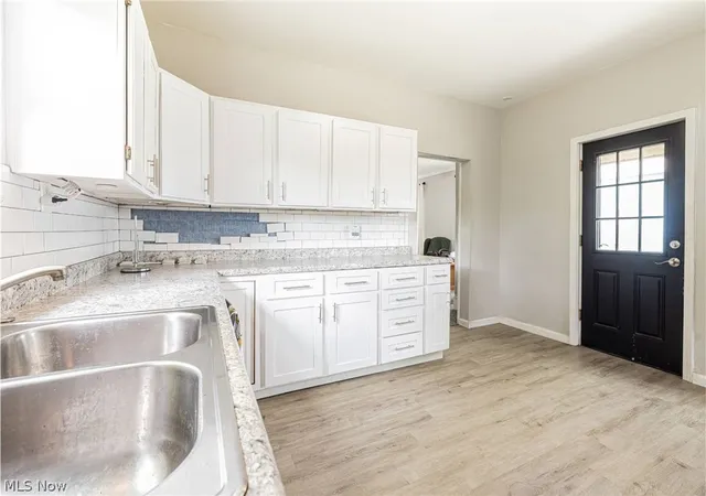 4th image of 974 Chestnut St, Grafton, OH 44044 | MLS# 5225373