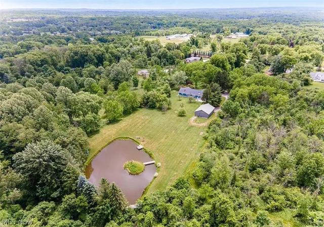 3rd image of 11292 Butternut Rd, Chardon, OH 44024 | MLS# 5224414