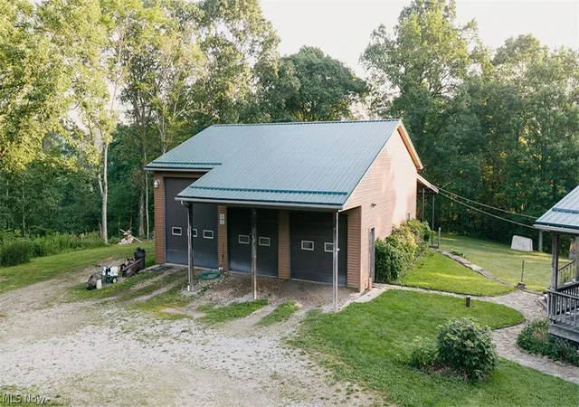 Photo 4 of Sale Pending at 43768 Cream Ridge Rd, Lisbon, OH 44432 | MLS# 5226231 | Listing updated on 2026-07-28