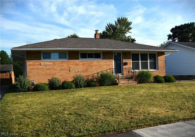3rd image of 12085 Stormes Dr, Cleveland, OH 44130 | MLS# 5224950