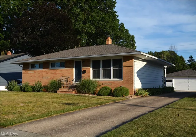 4th image of 12085 Stormes Dr, Cleveland, OH 44130 | MLS# 5224950
