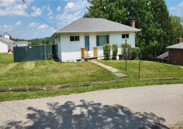 Photo 2 of Single family home for sale at 137 Loretta Ave, Follansbee, WV 26037 | MLS# 5225513 | Listing updated on 2026-08-02