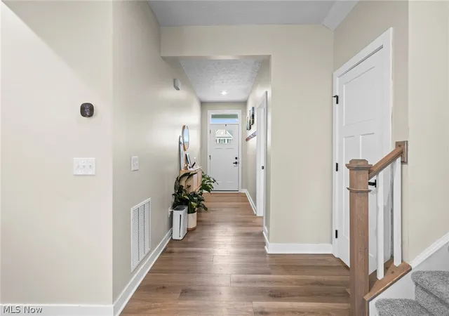 Photo 3 of Sale Pending at 5771 Lea Ln, Medina, OH 44256 | MLS# 5226292 | Listing updated on 2026-08-19