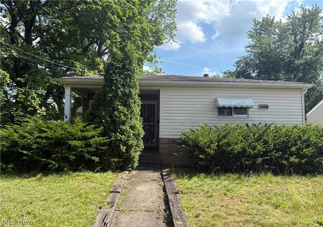 Photo 1 of Single family home for sale at 908 Clifford Ave, Akron, OH 44306 | MLS# 5226291 | Listing updated on 2026-07-10