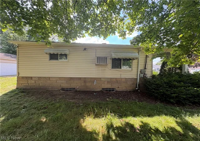Photo 2 of Single family home for sale at 908 Clifford Ave, Akron, OH 44306 | MLS# 5226291 | Listing updated on 2026-07-10