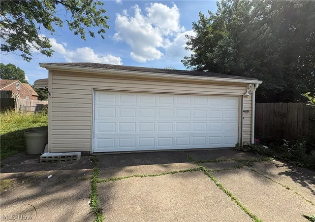 Photo 3 of Single family home for sale at 908 Clifford Ave, Akron, OH 44306 | MLS# 5226291 | Listing updated on 2026-07-10