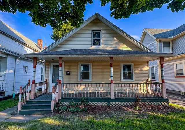 Photo 2 of Sale Pending at 6103 W Clinton Ave, Cleveland, OH 44102 | MLS# 5226132 | Listing updated on 2026-10-01