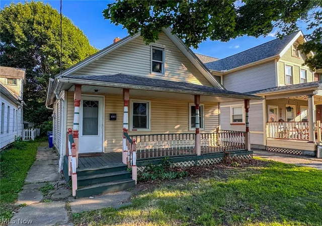 Photo 3 of Sale Pending at 6103 W Clinton Ave, Cleveland, OH 44102 | MLS# 5226132 | Listing updated on 2026-10-01