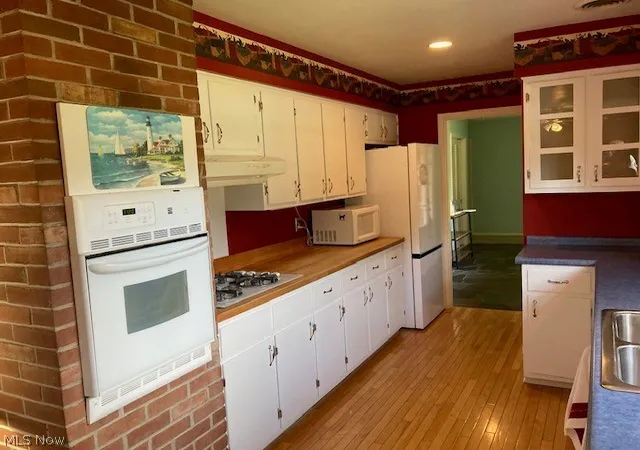 Photo 2 of Sale Pending at 8770 Squirrel Hl, Warren, OH 44484 | MLS# 5226296 | Listing updated on 2026-08-28