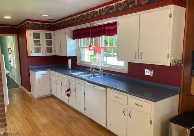 Photo 3 of Sale Pending at 8770 Squirrel Hl, Warren, OH 44484 | MLS# 5226296 | Listing updated on 2026-08-28