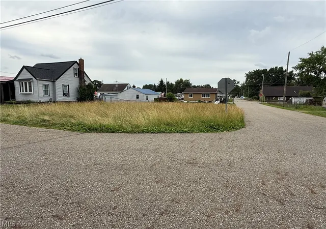 2nd image of 2616 Taft Ave Ne, Canton, OH 44705 | MLS# 5225731
