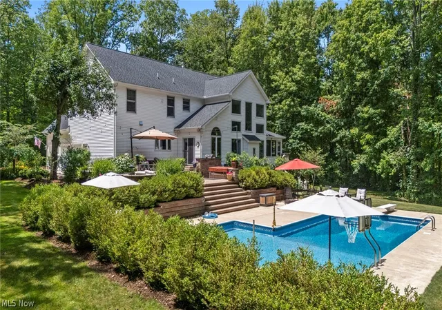 3rd image of 9305 Roryanna Dr, Chardon, OH 44024 | MLS# 5225402