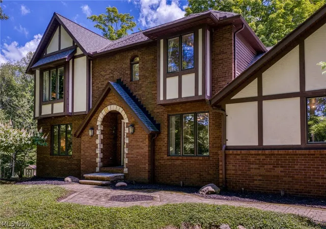 1st image of 11535 Blackberry Ln, Chesterland, OH 44026 | MLS# 5226022