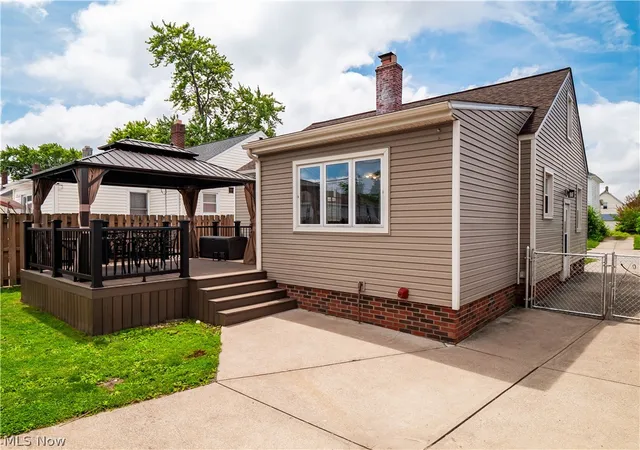 Photo 4 of Sale Pending at 5255 W 46th Street, Cleveland, OH 44134 | MLS# 5226306 | Listing updated on 2026-07-12