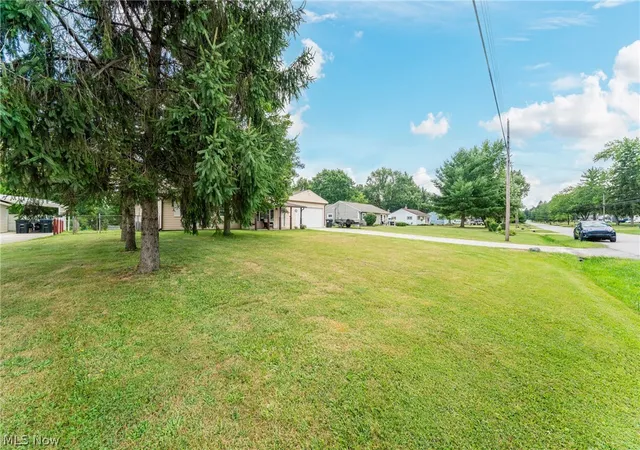 3rd image of 1981 Pinewood Dr, Brunswick, OH 44212 | MLS# 5226322