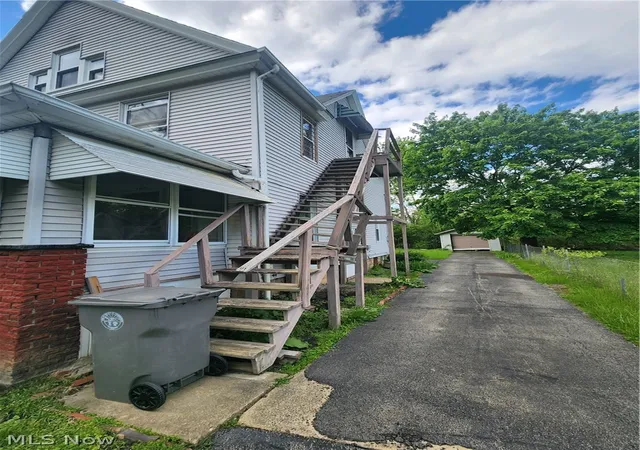 Homes for sale in Youngstown, OH | 160 W Laclede Ave, Youngstown, OH 44507 | MLS# 5226032