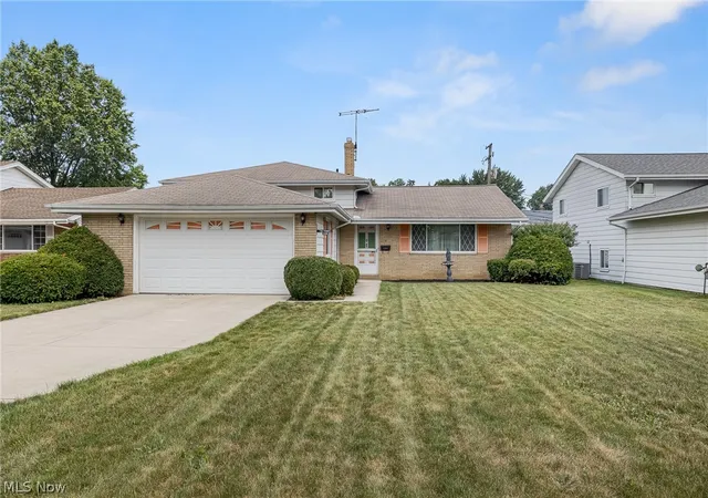 Homes for sale in North Olmsted, OH | 25060 Randall Dr, North Olmsted, OH 44070 | MLS# 5225920