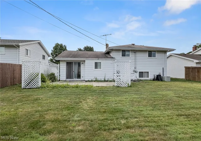 Homes for sale in North Olmsted, OH | 25060 Randall Dr, North Olmsted, OH 44070 | MLS# 5225920