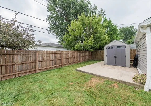 5th image of 6391 Almont Dr, Brook Park, OH 44142 | MLS# 5226245