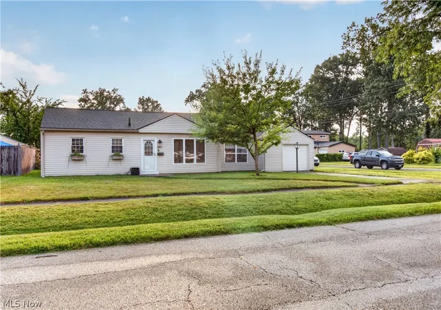 4th image of 382 Marseilles Ave, Elyria, OH 44035 | MLS# 5226165