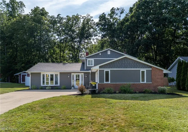 2nd image of 15628 Creekwood Ln, Strongsville, OH 44136 | MLS# 5226046