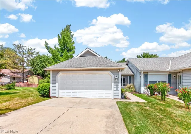 3rd image of 14424 Bent Tree Ct, Strongsville, OH 44136 | MLS# 5225695
