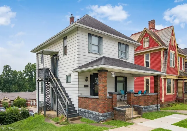 Photo 3 of Single family home for sale at 1020 Gaston Ave, Cambridge, OH 43725 | MLS# 5225847 | Listing updated on 2026-08-17