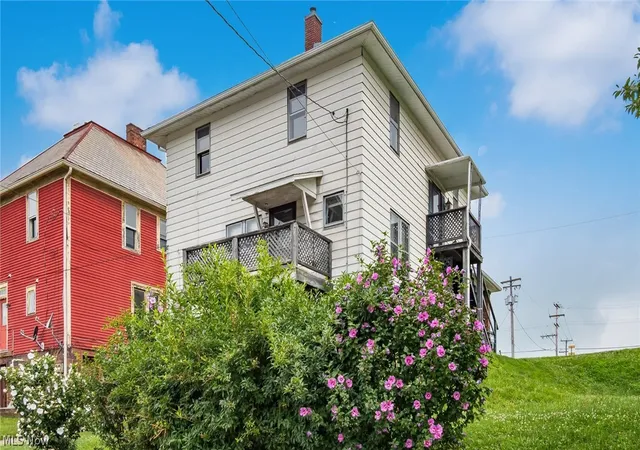 Photo 3 of Single family home for sale at 1020 Gaston Ave, Cambridge, OH 43725 | MLS# 5225847 | Listing updated on 2026-08-17