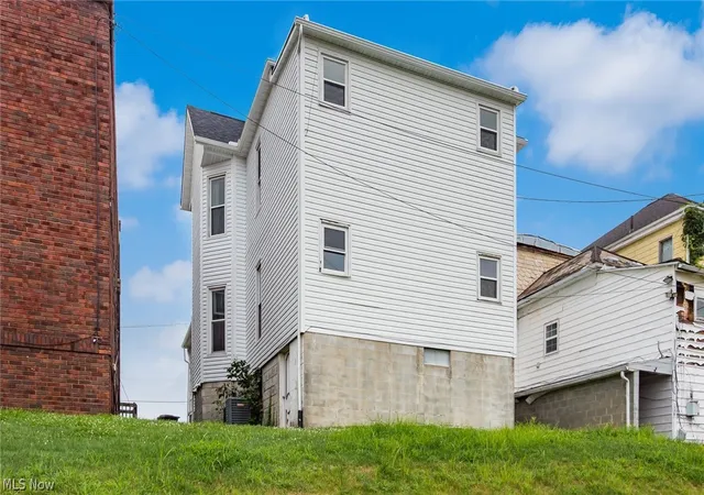 Photo 3 of Multi family home for sale at 1006 Gaston Ave, Cambridge, OH 43725 | MLS# 5225677 | Listing updated on 2026-07-13
