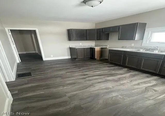Photo 3 of House for sale at 1006 Gaston Ave, Cambridge, OH 43725 | MLS# 5225677 | Listing updated on 2026-07-13