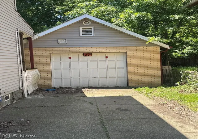 Photo 2 of Single family home for sale at 1734 Hillview Rd, Cleveland, OH 44112 | MLS# 5225209 | Listing updated on 2026-09-16