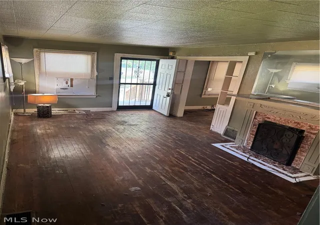 Photo 3 of Single family home for sale at 1734 Hillview Rd, Cleveland, OH 44112 | MLS# 5225209 | Listing updated on 2026-09-16
