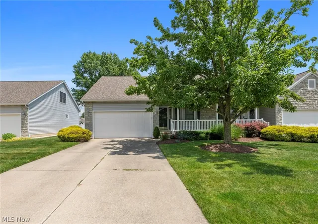 Photo 3 of Condo for sale at 126 Augusta Dr, Elyria, OH 44035 | MLS# 5226111 | Listing updated on 2026-08-21